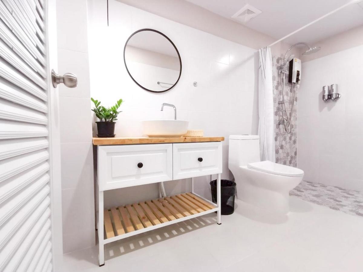 Snoozy Guesthouse Phuket Εξωτερικό φωτογραφία