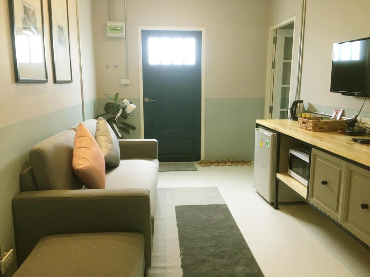 Snoozy Guesthouse Phuket Δωμάτιο φωτογραφία